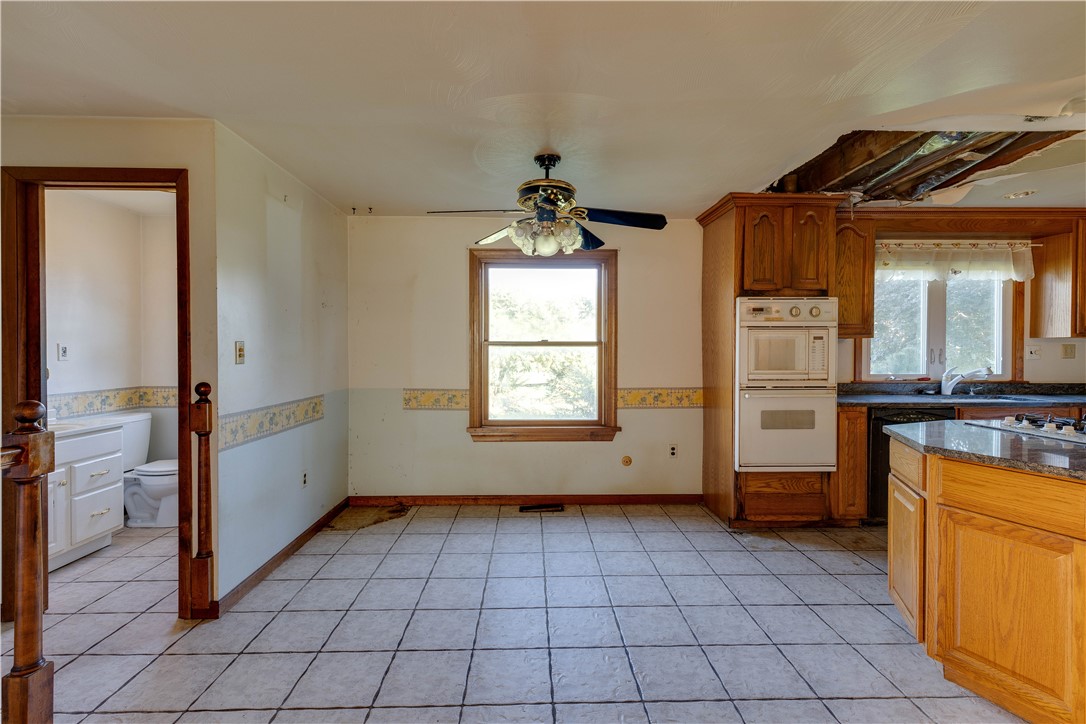 2480 Ridge Road Ontario, NY 14519 - Photo 15 of 37 Eat in area of the kitchen