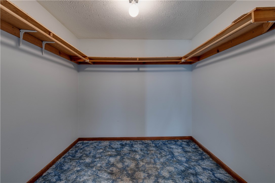 2480 Ridge Road Ontario, NY 14519 - Photo 20 of 37 Walk in Closet