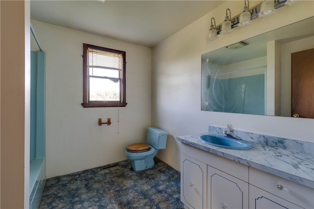 2480 Ridge Road Ontario, NY 14519 - Photo 21 of 37 Ensuite Bath