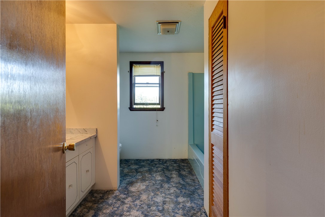 2480 Ridge Road Ontario, NY 14519 - Photo 24 of 37 Upstair Main Bath