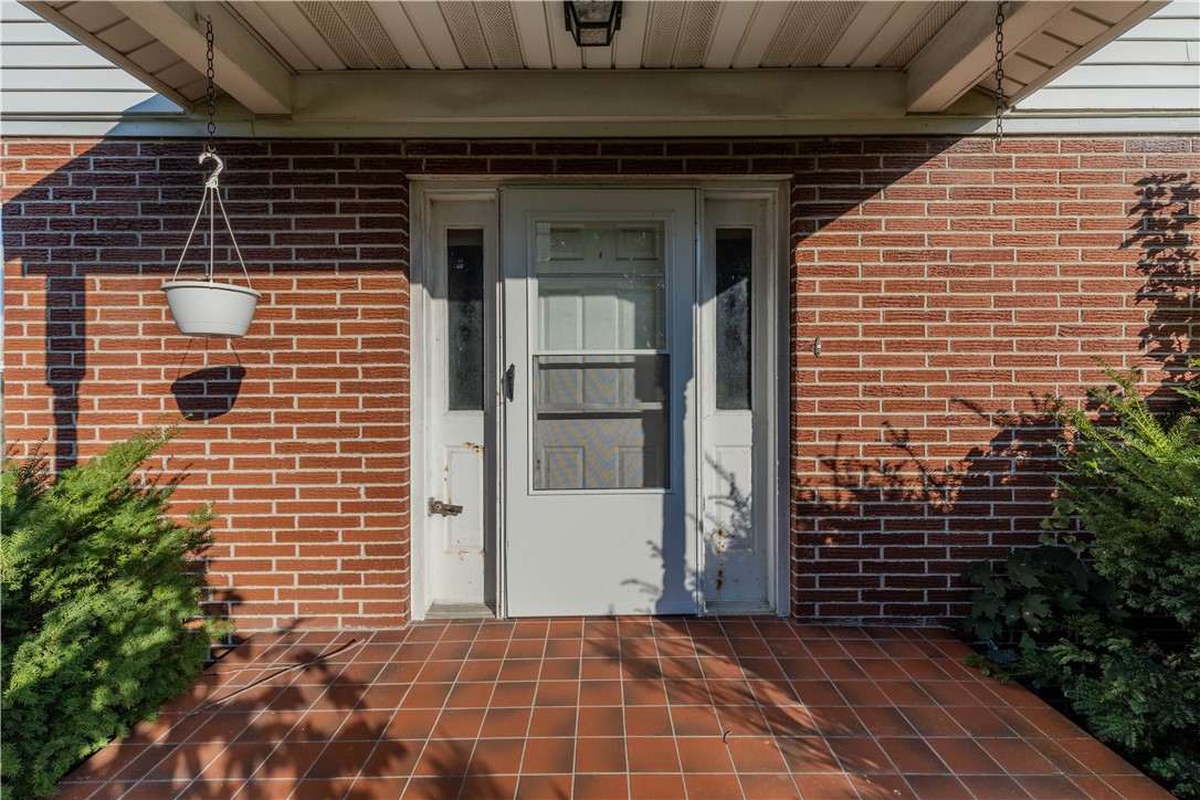 2480 Ridge Road Ontario, NY 14519 - Photo 5 of 37 Front Entrance
