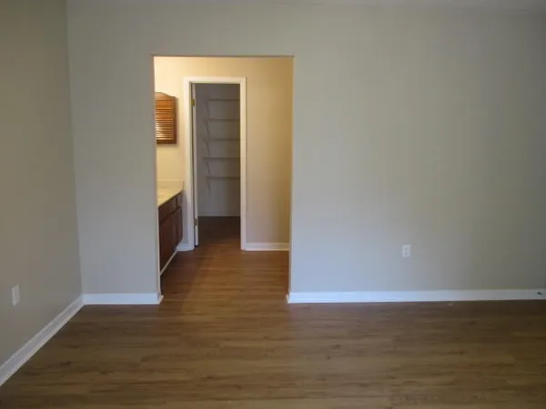 $2,400 | 700 Bay Drive, Unit 1010, Niceville, FL 32578