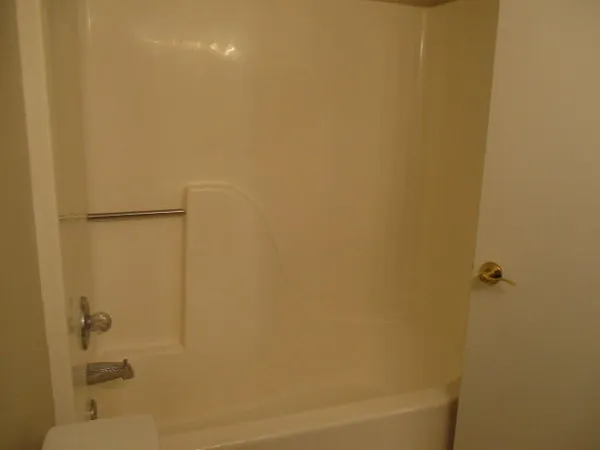 $2,400 | 700 Bay Drive, Unit 1010, Niceville, FL 32578