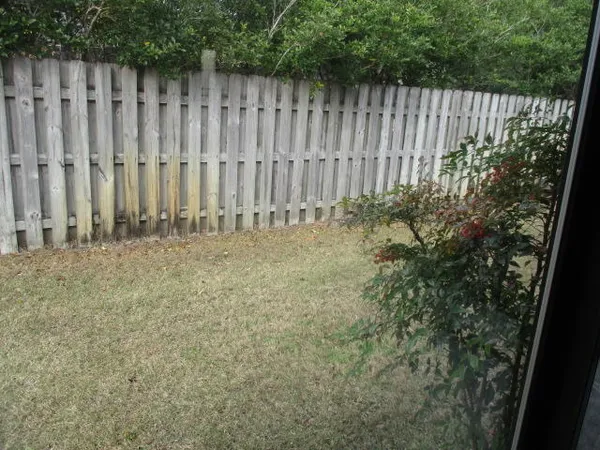 $2,400 | 700 Bay Drive, Unit 1010, Niceville, FL 32578