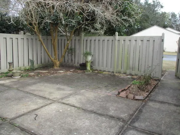 $2,400 | 700 Bay Drive, Unit 1010, Niceville, FL 32578