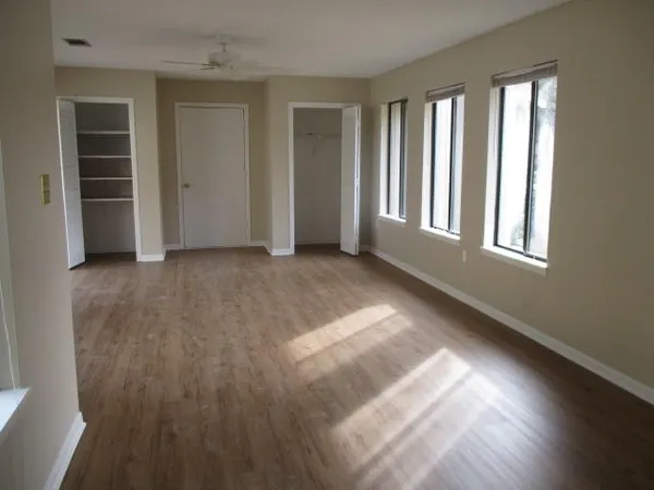 $2,400 | 700 Bay Drive, Unit 1010, Niceville, FL 32578