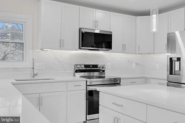 $849,900 | 13684 Bridlewood Drive, Gainesville, VA 20155