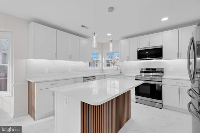 $849,900 | 13684 Bridlewood Drive, Gainesville, VA 20155