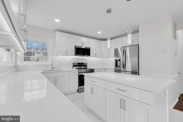 $849,900 | 13684 Bridlewood Drive, Gainesville, VA 20155