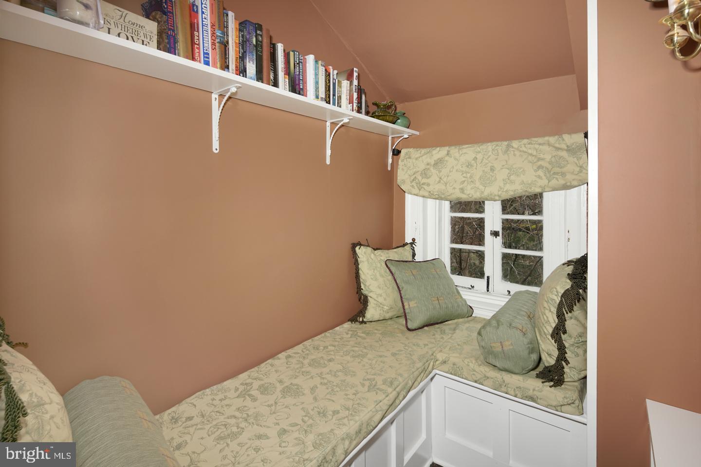 5 Orchard Lane Wallingford, PA 19086 - Photo 15 of 19 Charming Reading Nook