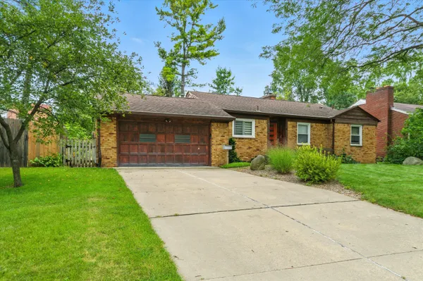 $2,950 | 712 Collegewood Street, Ypsilanti, MI 48197