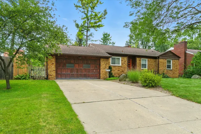 $3,400 | 712 Collegewood Street, Ypsilanti, MI 48197