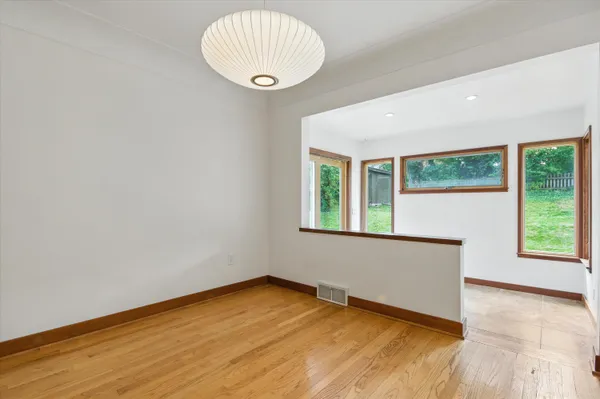 $2,950 | 712 Collegewood Street, Ypsilanti, MI 48197