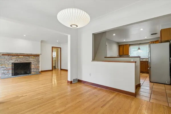 $2,950 | 712 Collegewood Street, Ypsilanti, MI 48197