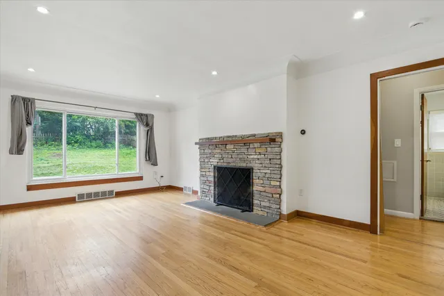 $3,400 | 712 Collegewood Street, Ypsilanti, MI 48197