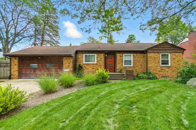 $3,400 | 712 Collegewood Street, Ypsilanti, MI 48197