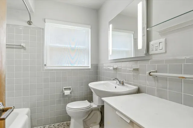 $3,400 | 712 Collegewood Street, Ypsilanti, MI 48197