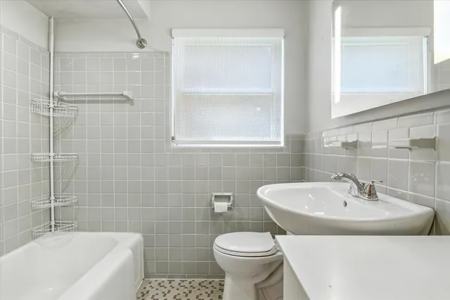 $3,400 | 712 Collegewood Street, Ypsilanti, MI 48197