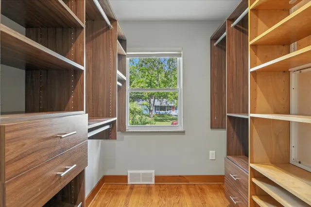 $3,400 | 712 Collegewood Street, Ypsilanti, MI 48197