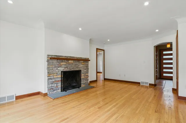 $3,400 | 712 Collegewood Street, Ypsilanti, MI 48197