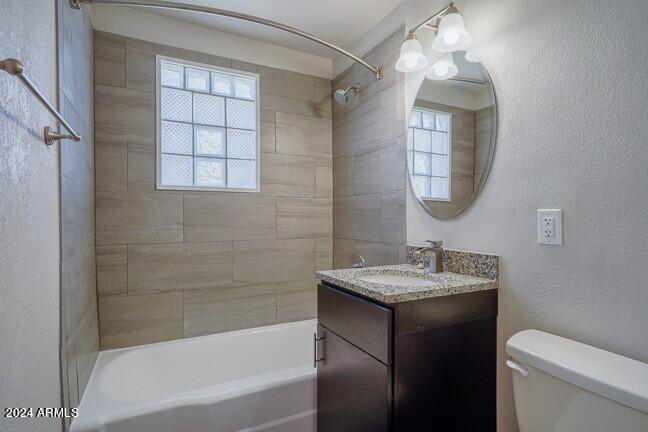 342 West Culver Street, Unit 6 Phoenix, AZ 85003 - Photo 6 of 13 Bathroom (1)