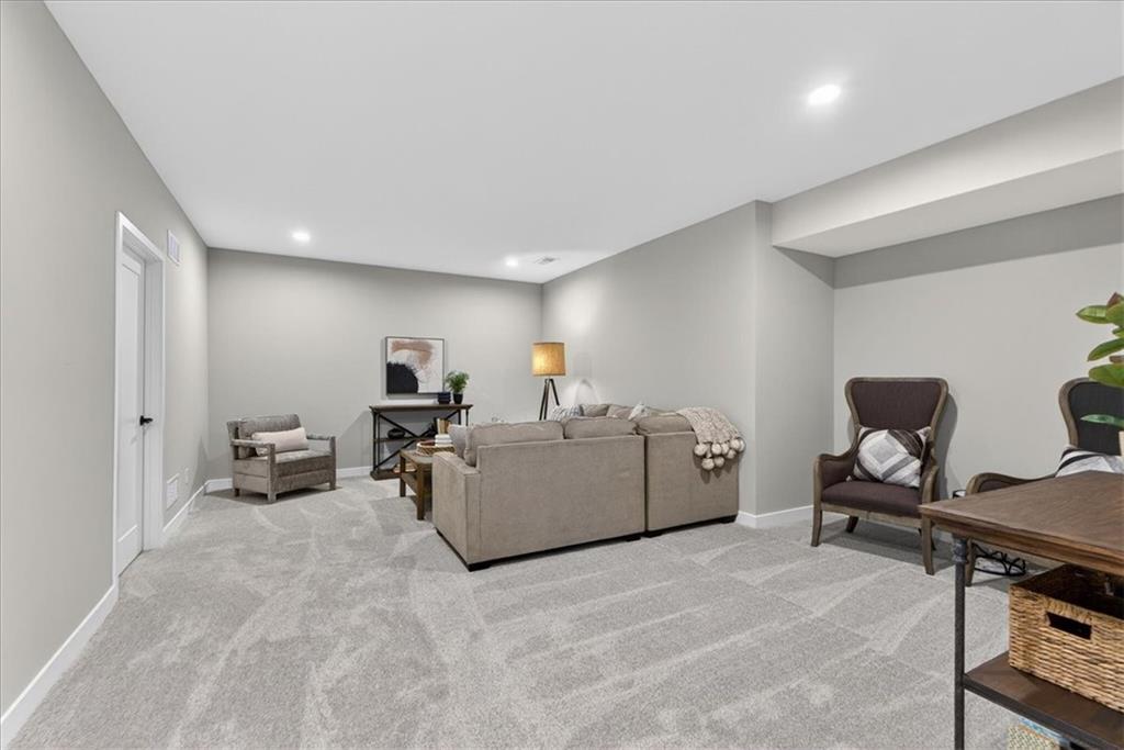9468 Shady Bend Road Lenexa, KS 66227 - Photo 36 of 58