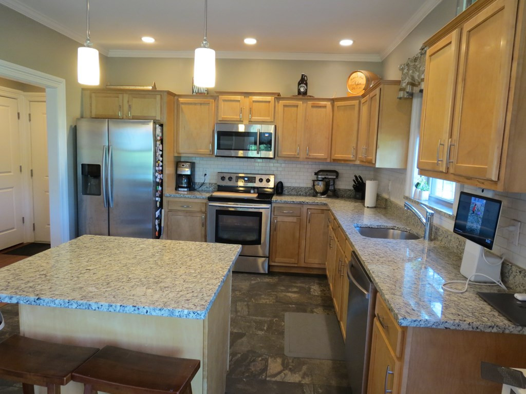 27 Fox Farm Road Plattsburgh, NY 12901 - Photo 3 of 29 Gallery Image 3