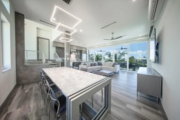 $3,690,000 | 118 Avenue East, Marathon, FL 33050