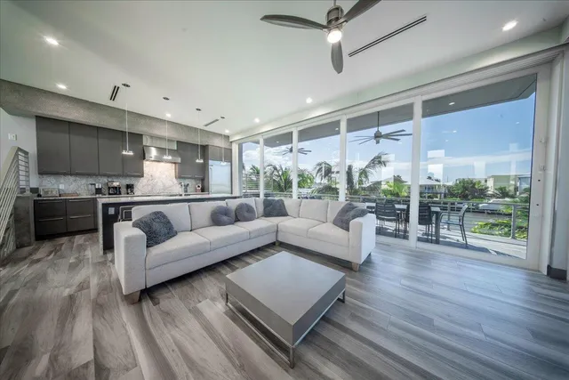 $3,995,000 | 118 East Avenue East, Marathon, FL 33050
