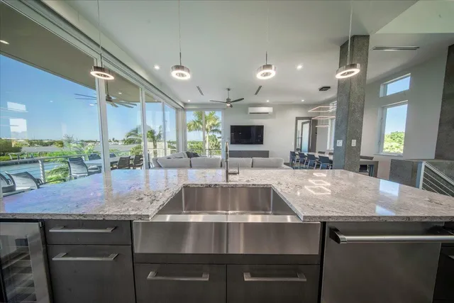 $3,995,000 | 118 East Avenue East, Marathon, FL 33050