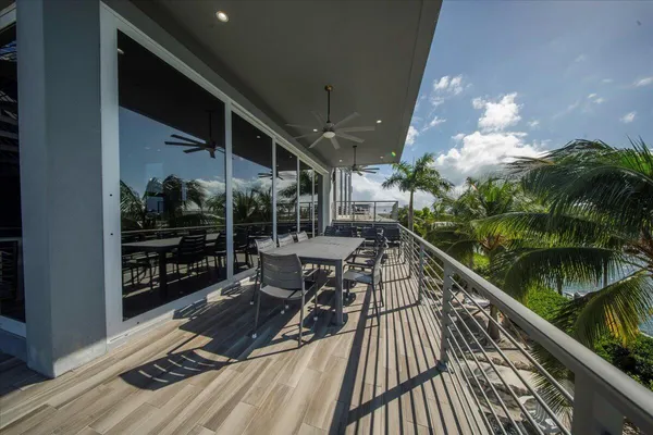 $3,690,000 | 118 Avenue East, Marathon, FL 33050