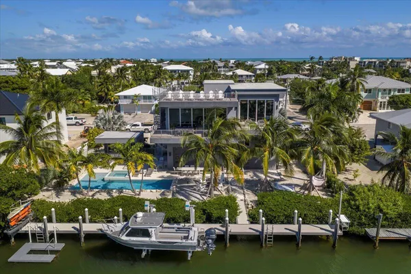 $3,690,000 | 118 Avenue East, Marathon, FL 33050
