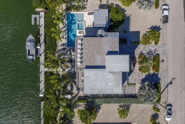 $3,995,000 | 118 East Avenue East, Marathon, FL 33050