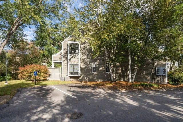 $519,900 | 22 Concord Greene, Unit 2, Concord, MA 01742