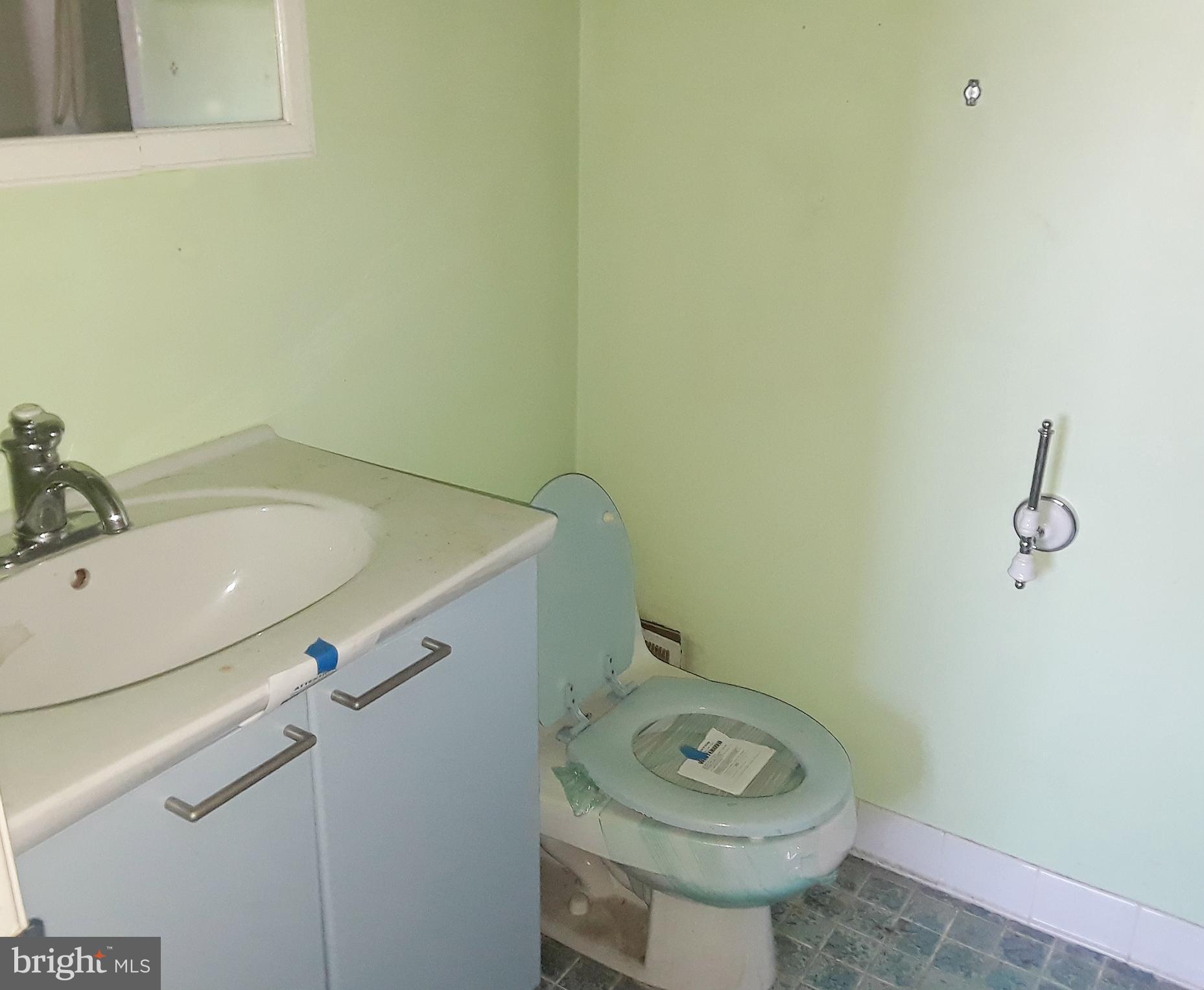 5663 Selford Road Halethorpe, MD 21227 - Photo 7 of 10 Bath