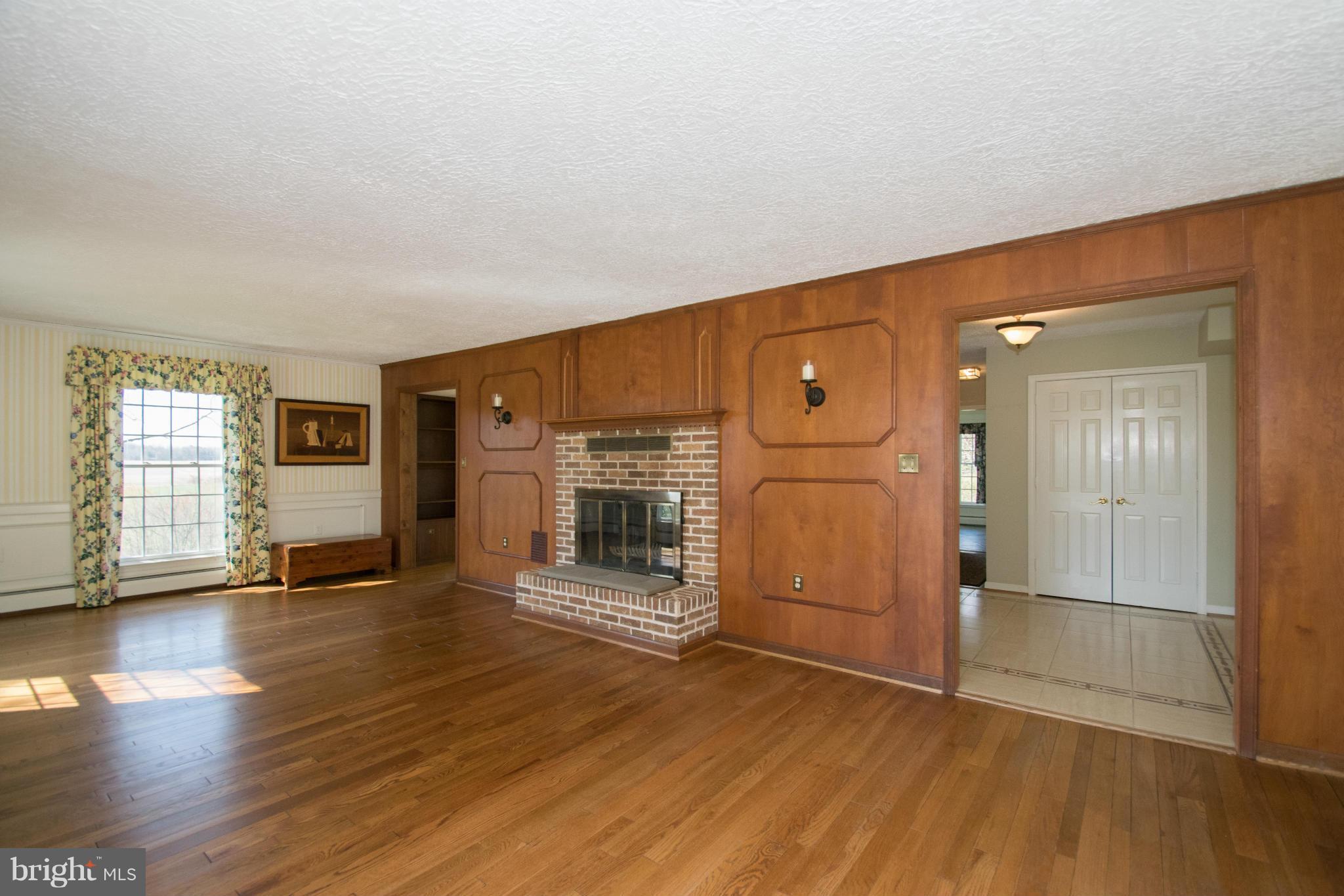 5238 Buttermilk Road Pylesville, MD 21132 - Photo 12 of 30 Living Room
