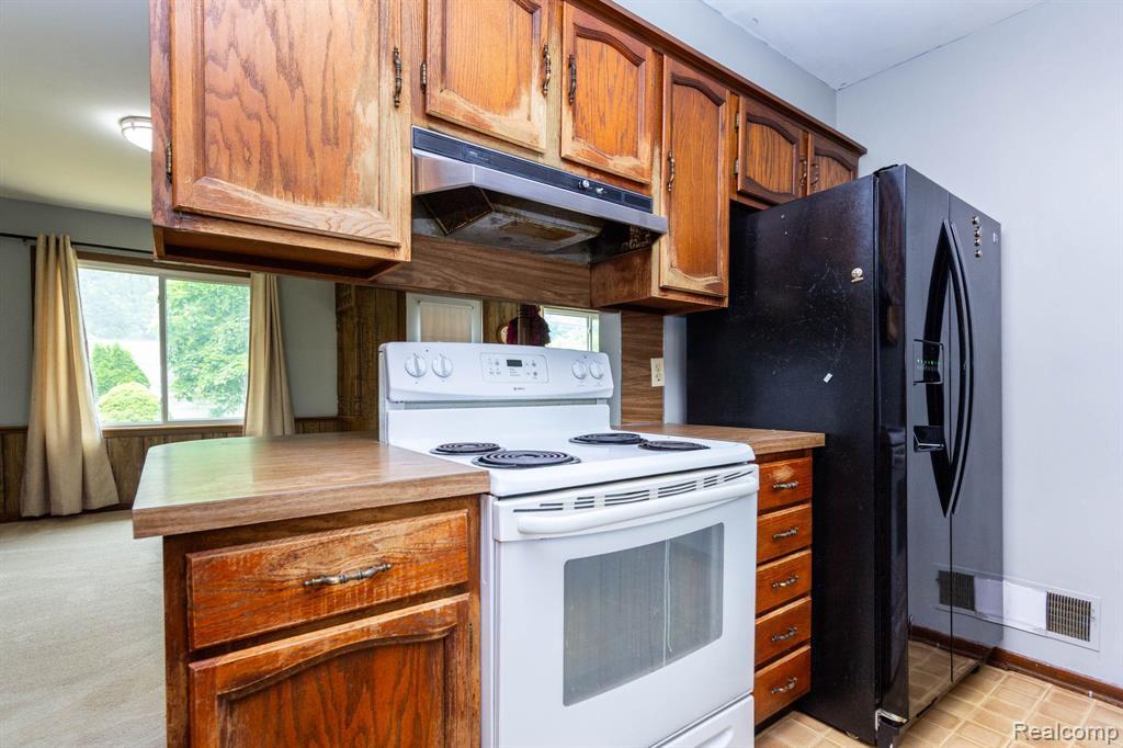 1047 Coolidge Road Lansing, MI 48912 - Photo 12 of 36