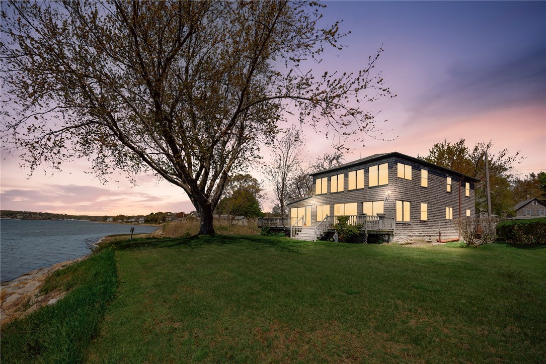 174 Andrew Comstock Road Warwick, RI 02886 - Photo 4 of 40 Bay Side Twilight