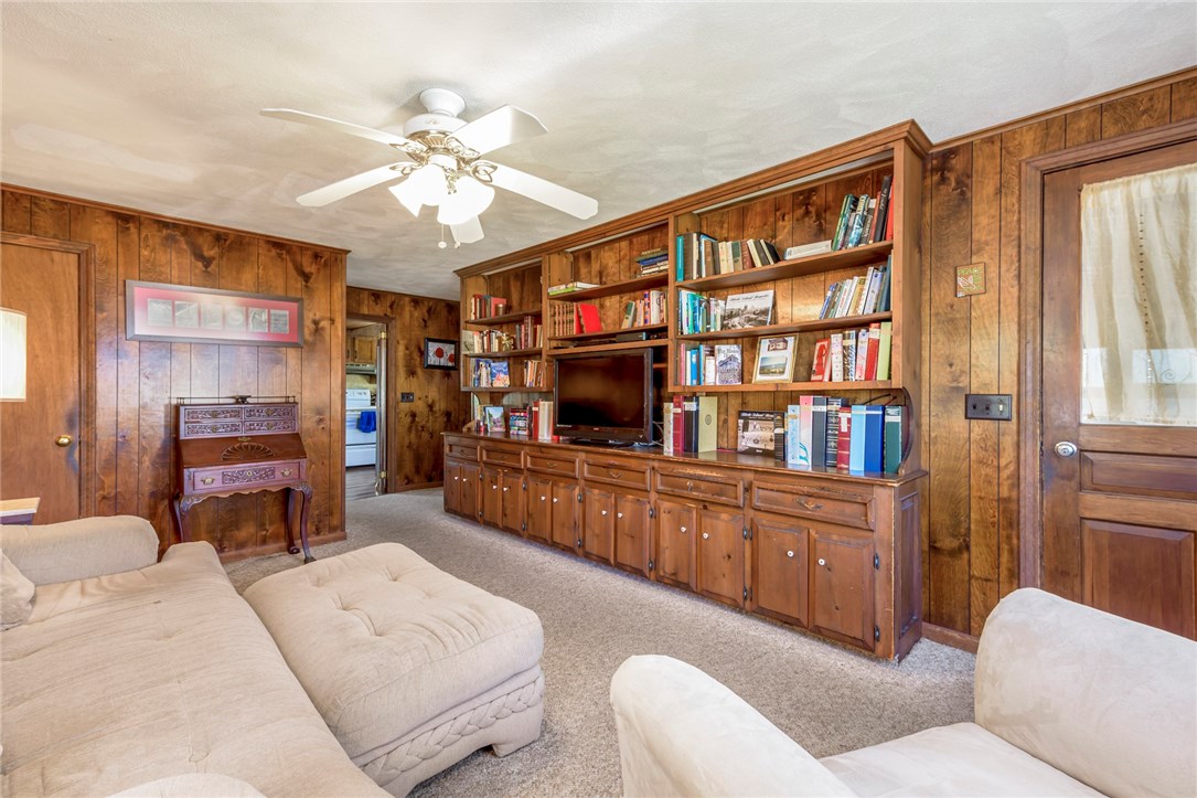 174 Andrew Comstock Road Warwick, RI 02886 - Photo 9 of 40 Family Room with built in bookcases
