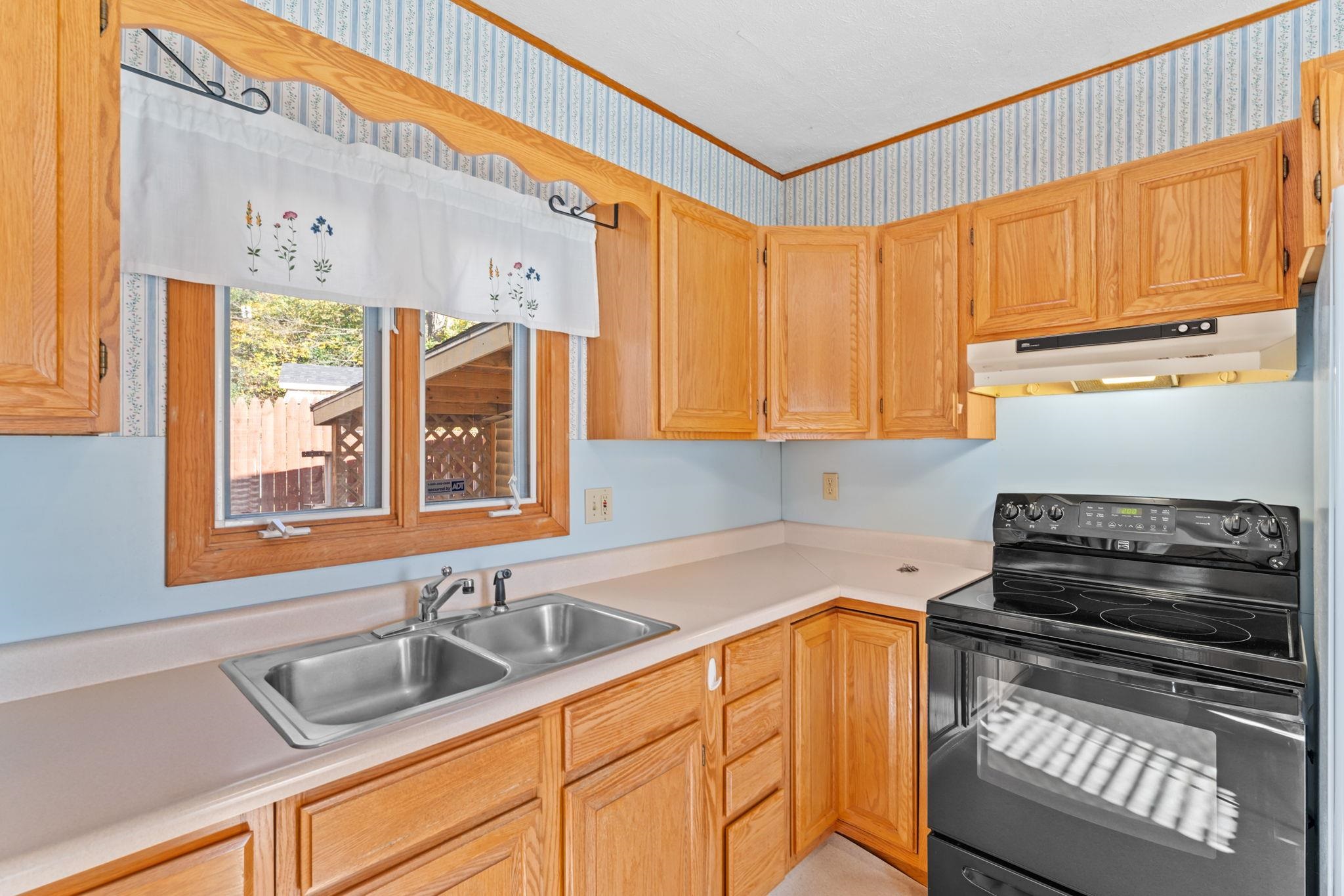 92 Seminary Street Barre, VT 05641 - Photo 11 of 32 Gallery Image 11