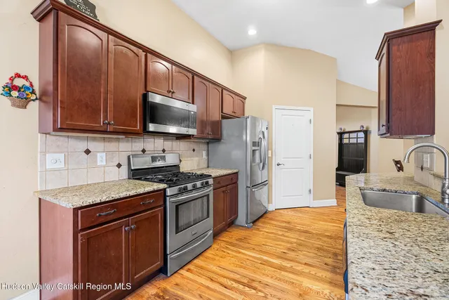 $599,000 | 5 Matthews Court, Cohoes, NY 12047