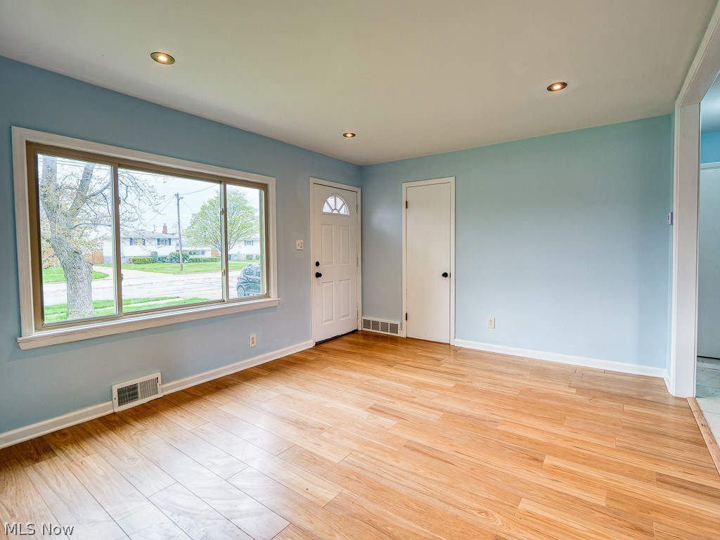 6025 Smith Road Brook Park, OH 44142 - Photo 12 of 35