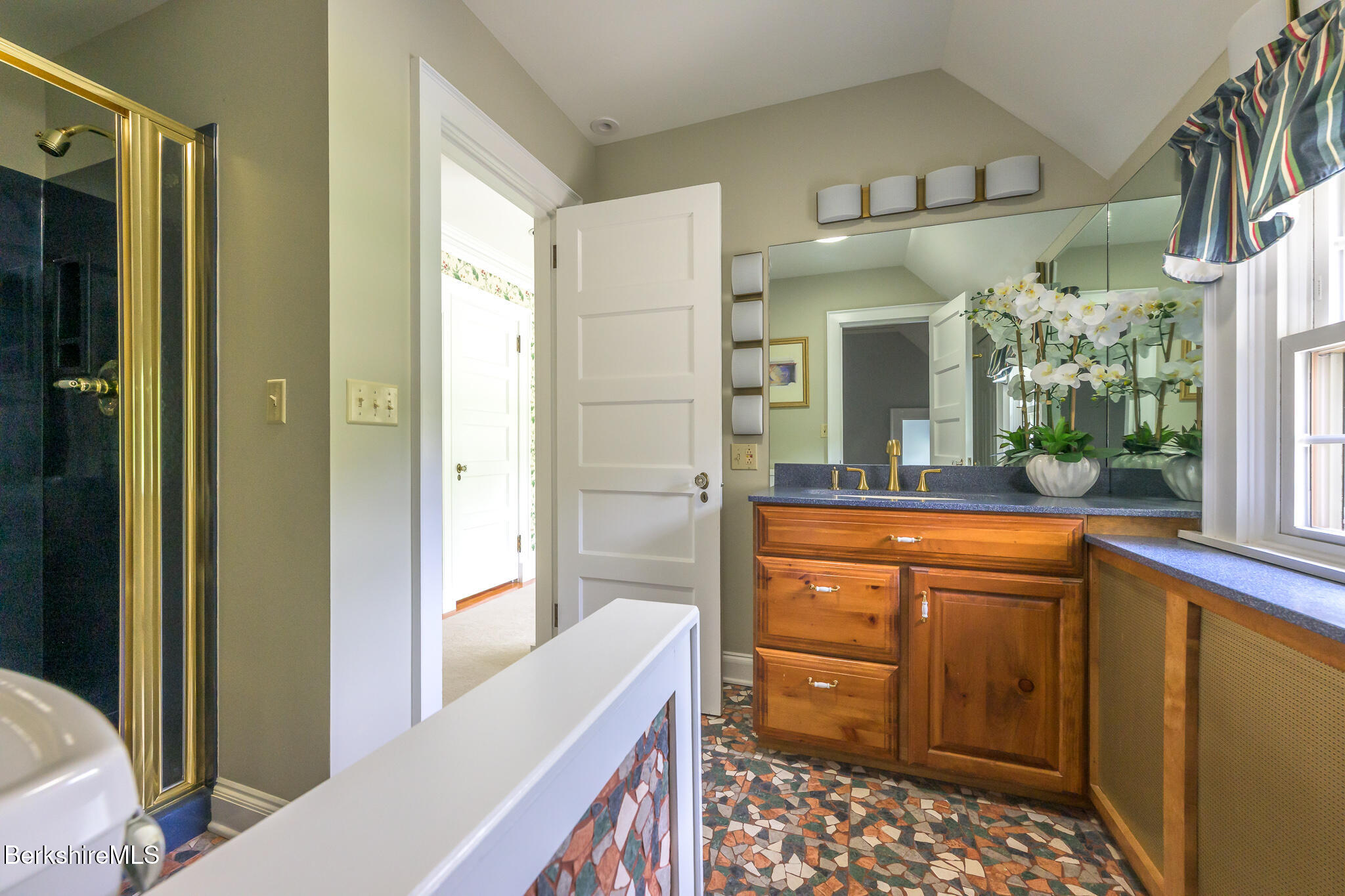 38 Crofut Street Pittsfield, MA 01201 - Photo 69 of 72 Screen - 38 Crofut St Pittsfield MA 0120