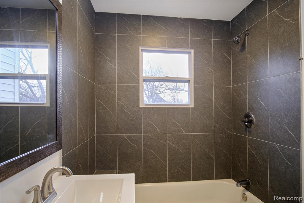 6123 Commonwealth Street Detroit, MI 48208 - Photo 7 of 14