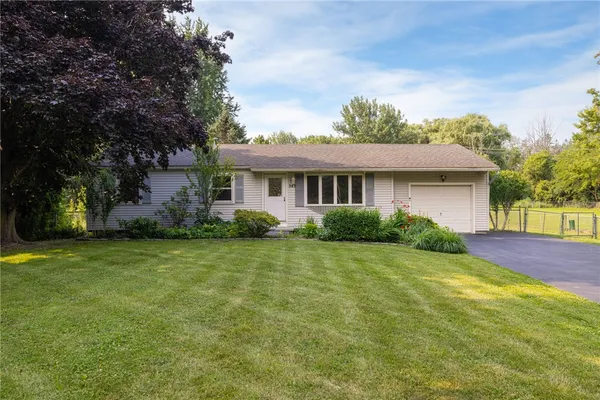 $179,900 | 343 Huffer Road, Parma, NY 14468