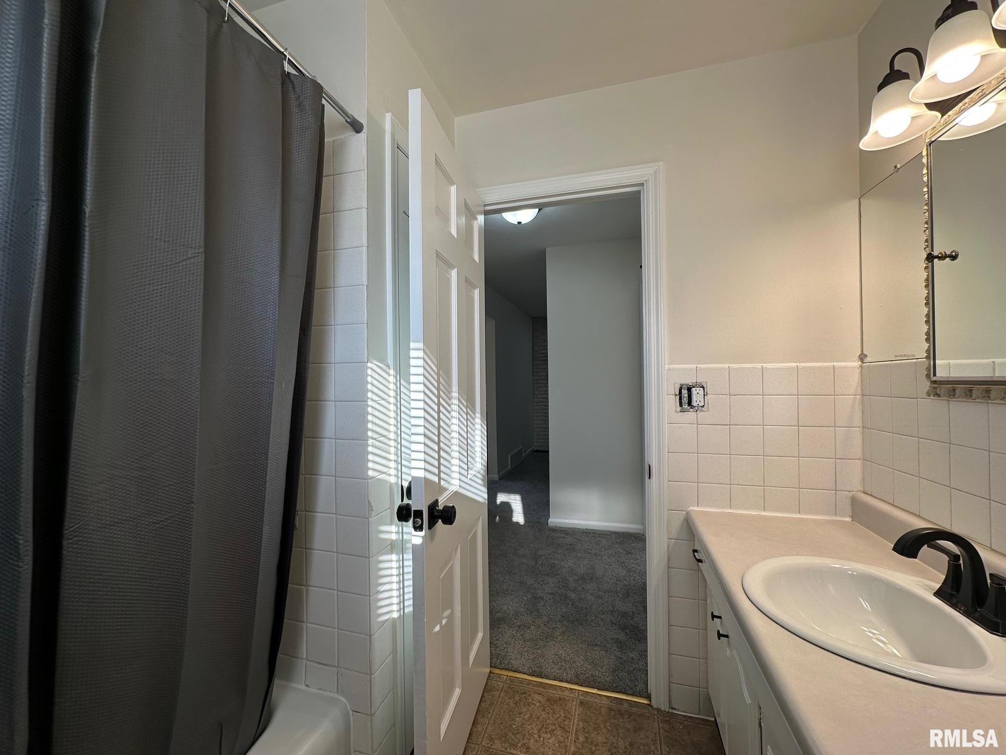 2403 Lynnhaven Drive Springfield, IL 62704 - Photo 11 of 18