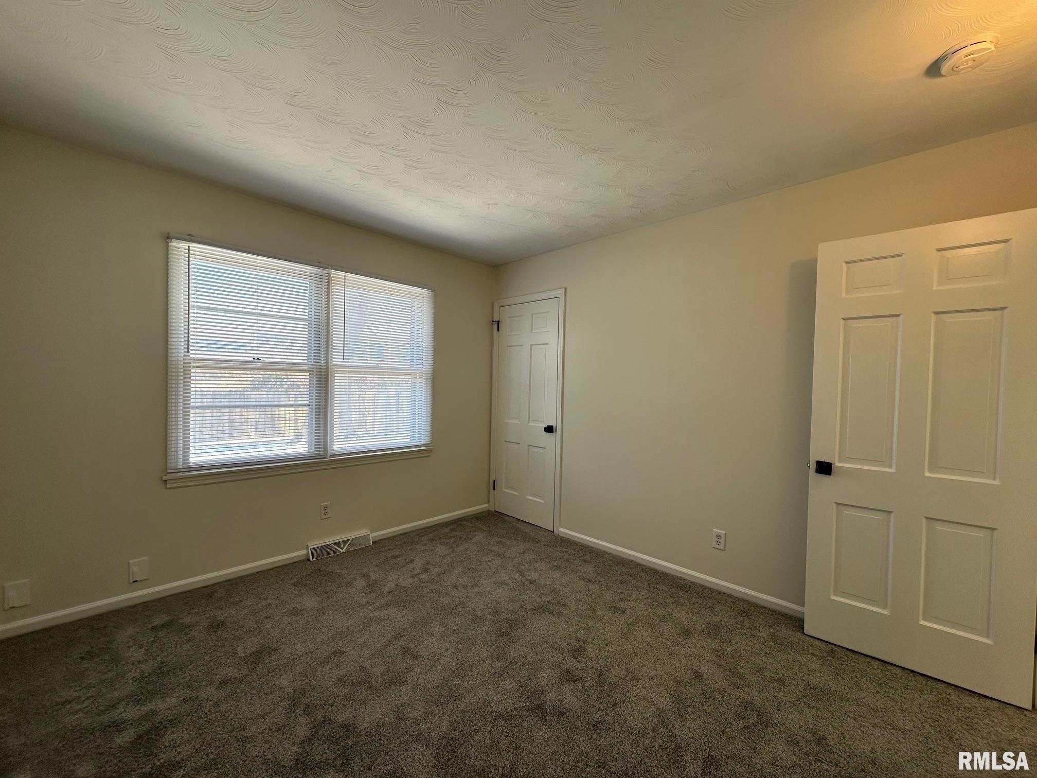 2403 Lynnhaven Drive Springfield, IL 62704 - Photo 14 of 18