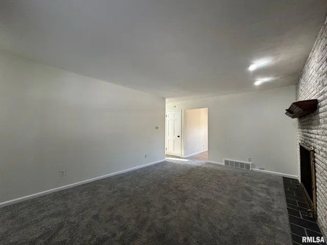 $1,450 | 2403 Lynnhaven Drive, Springfield, IL 62704