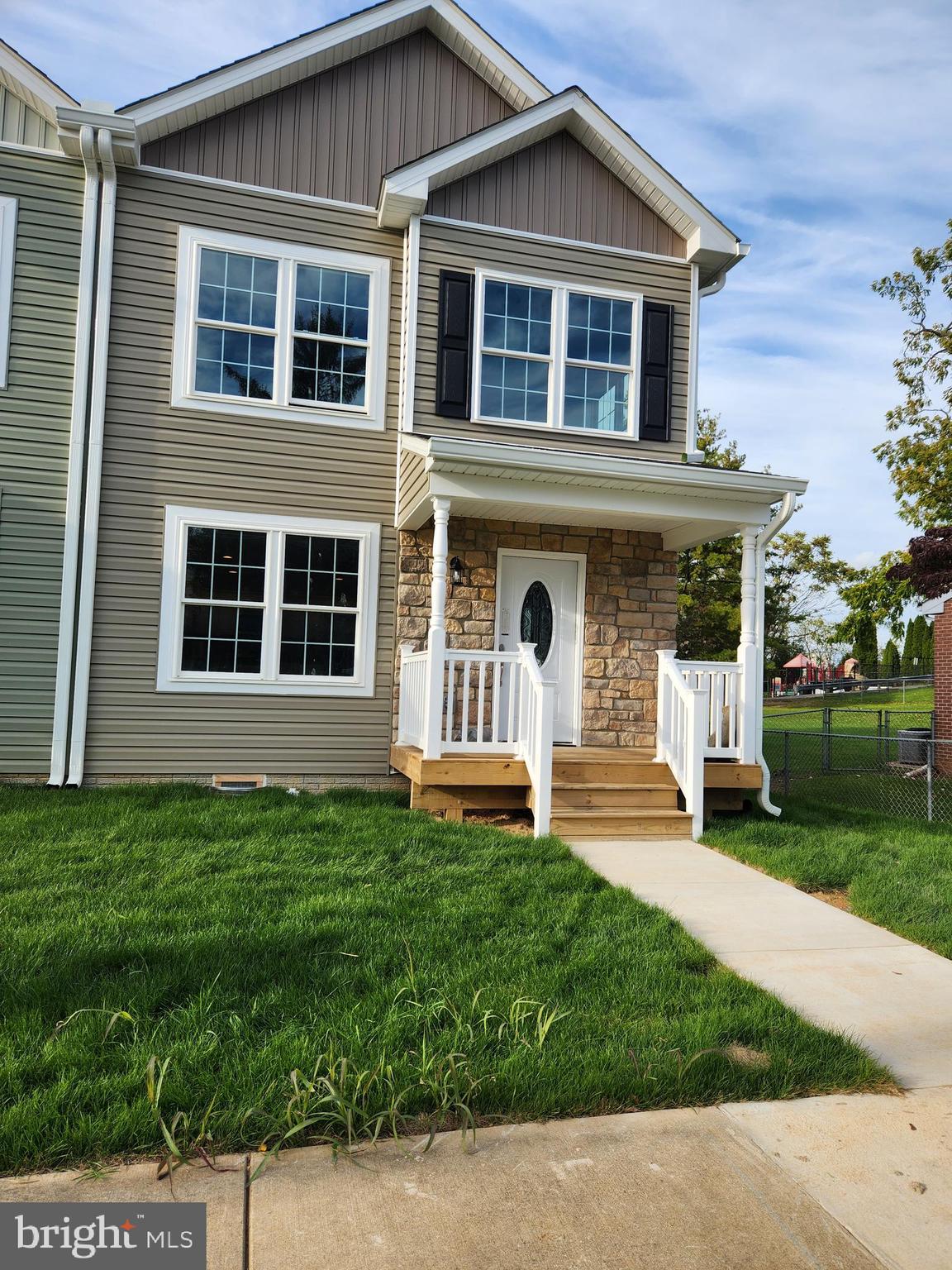 105 East 7th Avenue Ranson, WV 25438 - Photo 2 of 28