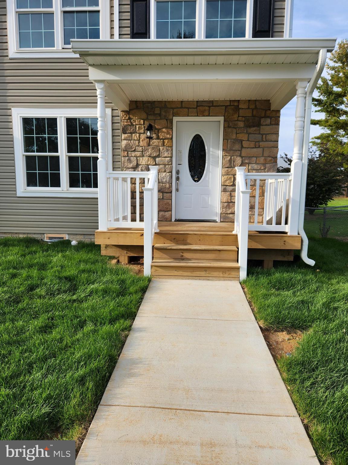 105 East 7th Avenue Ranson, WV 25438 - Photo 4 of 28